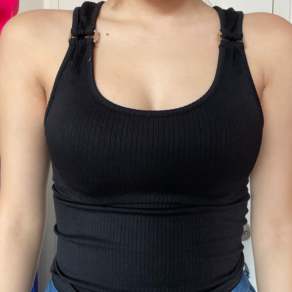 Stretchy black tank top